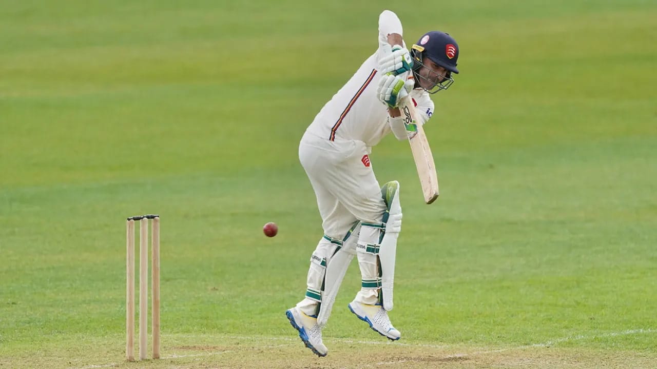 Paterson's five wickets impressively dismiss Essex's Cox and Elgar